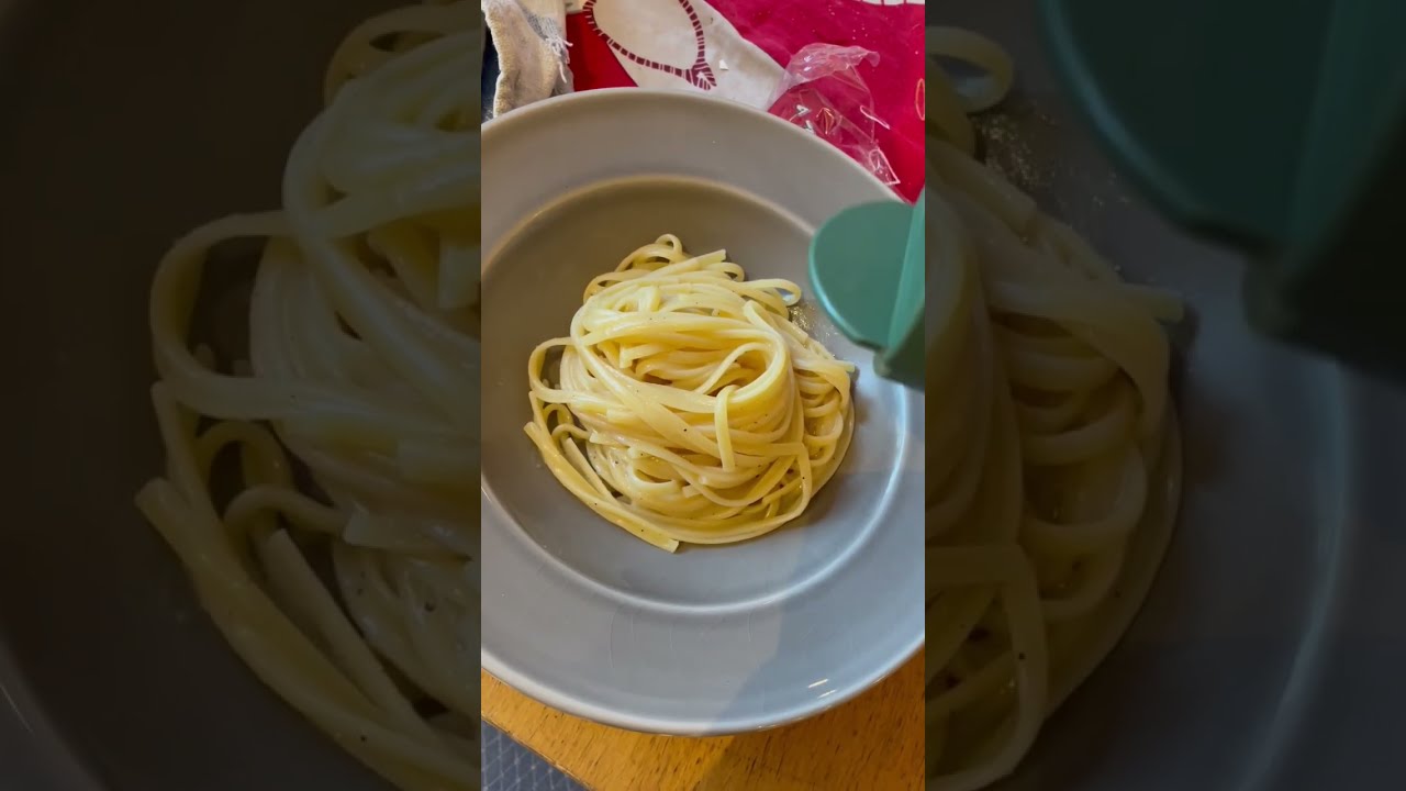 Quick cacio e pepe pasta