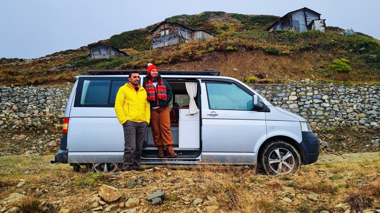 Эпическое приключение в стиле Vanlife Off-Grid: Горы, Туман и Первый Снег в нашем VW Transporter