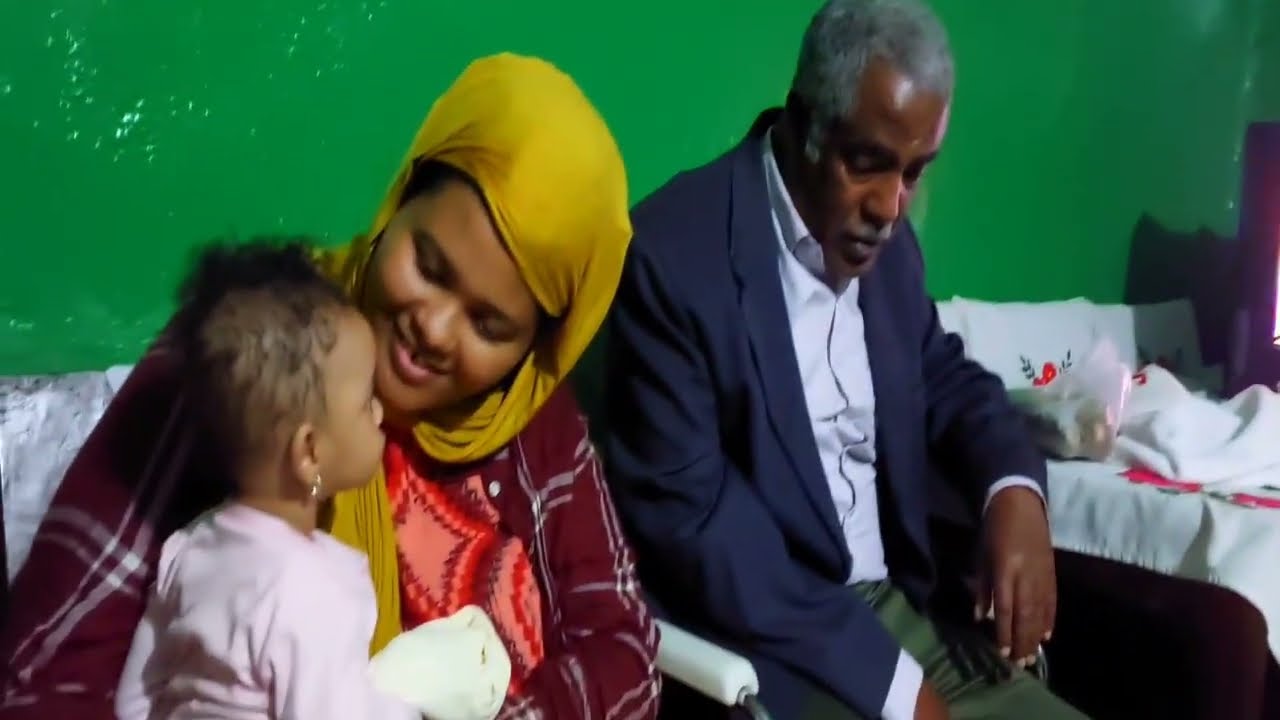 የቢኒ አባት ለልጃችን ስጦታ ይዞ መጡ ለመስቀል ቤተሰብጋር በስጦታው ቅር አለኝ