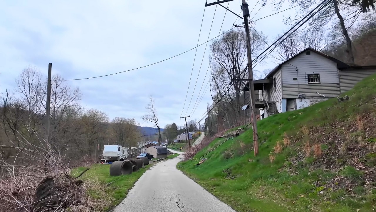 Visiting The Fading Rust Belt Town of New Cumberland, West Virginia