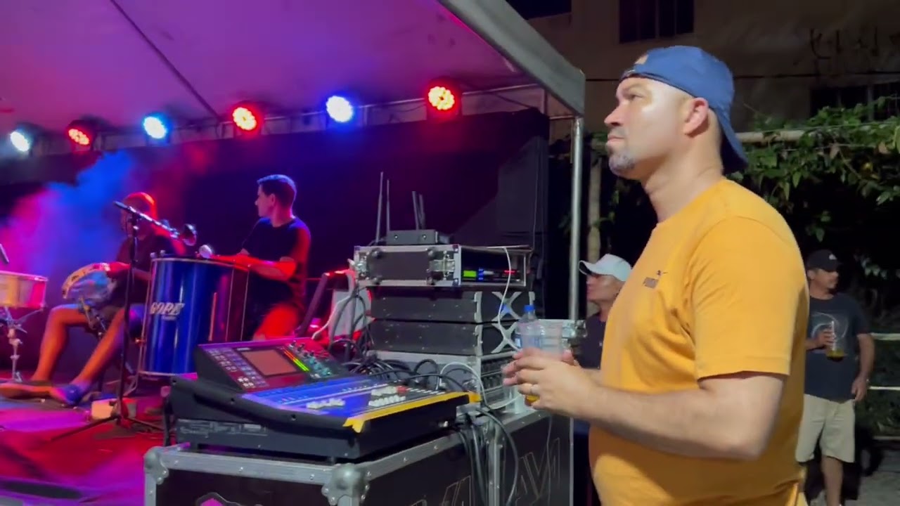 Xandy Sonorizacao   Mixando pagode com DB Tchnologies DVA T12  e. DB T4 em Moc