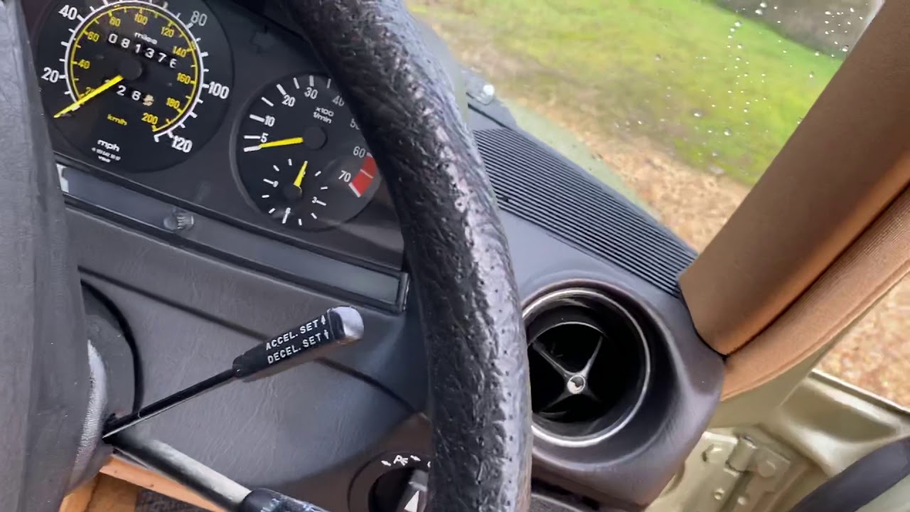 Mercedes W123 230E 1985 81k - Bradley James Classics
