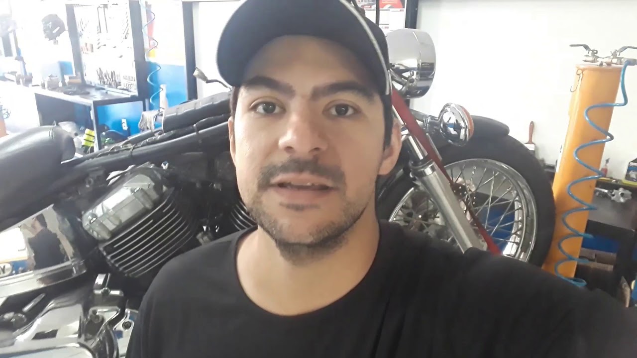 Retirando o motor da dragstar do chassi...