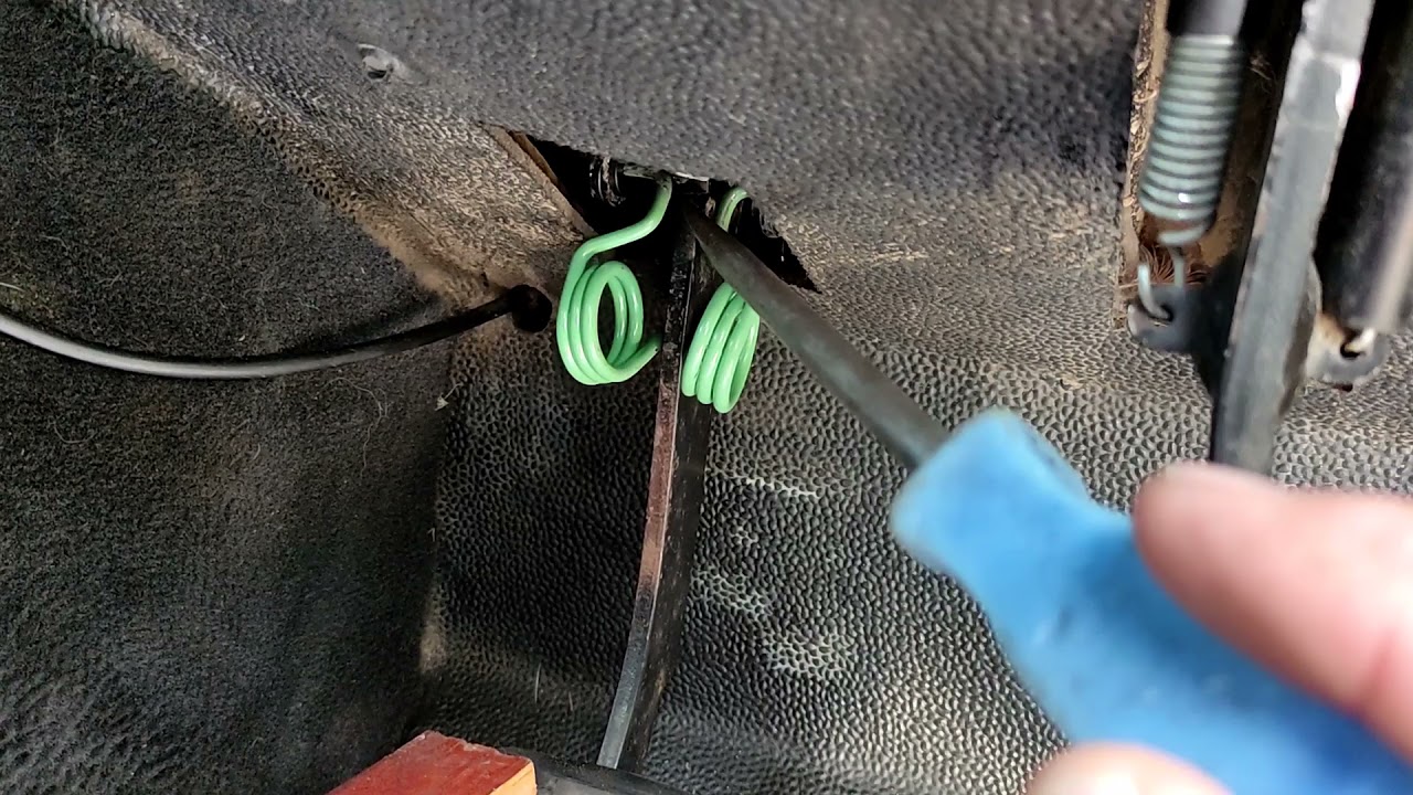Land Rover Defender - Fitting a Clutch Assist Spring
