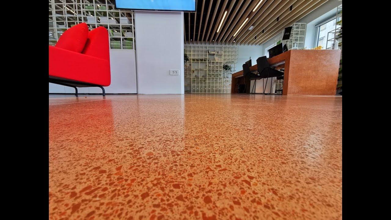 Goriške opekarne _ uporaba opečnega zdroba za finalne tlake, estrihe za talno gretje, atletske steze