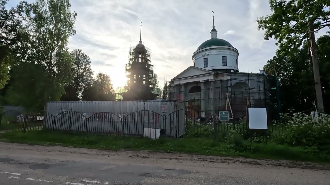 Жили дворяне Вонлярлярские. п. РАЙ. Церковь. Потрясающий закат🌞