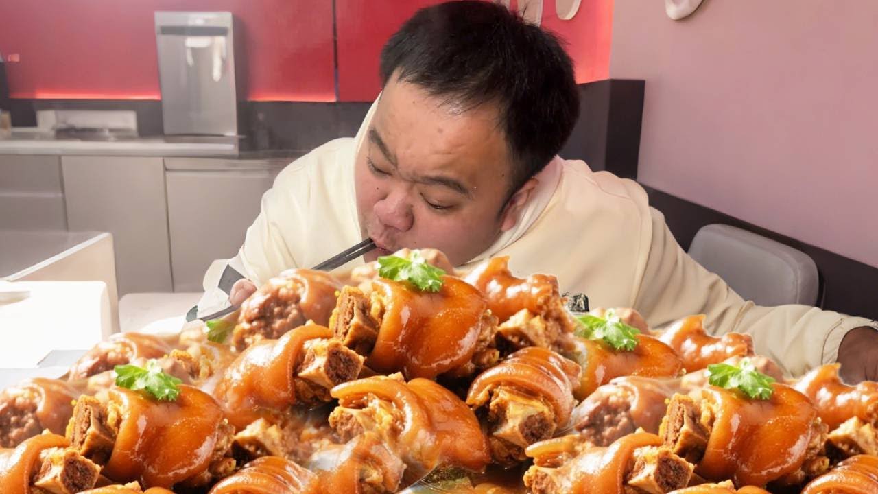 广东人带我吃成都蹄花，本以为是抠门局，结果上菜后直接震撼全场！【武大肥与刘二毛】