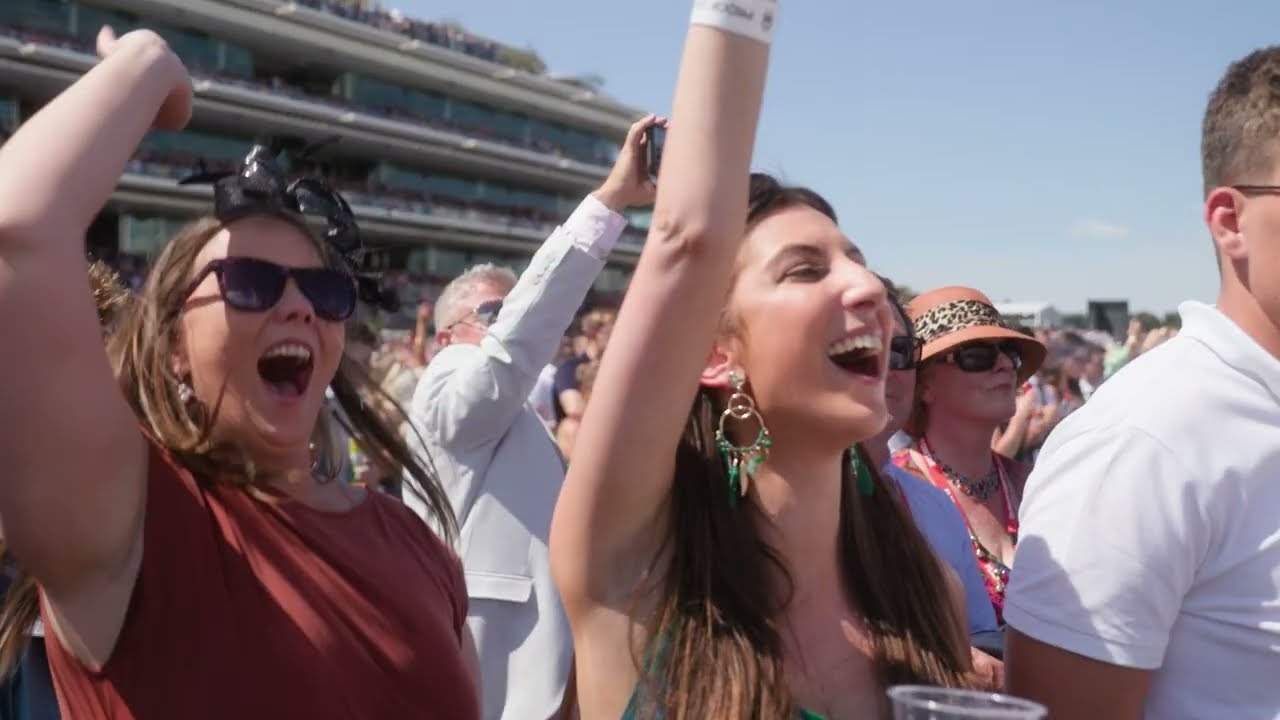 Crowd flock to Flemington for magical Carnival