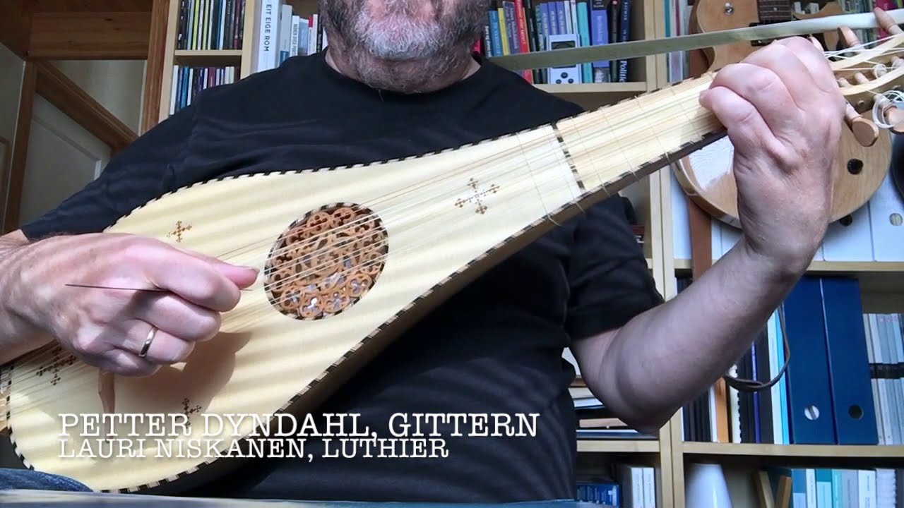 Des oge mais cuér' éu trobar (Cantiga de Santa Maria No 1) - Petter Dyndahl, gittern