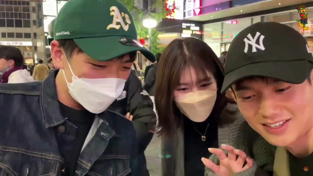 CARIOCA FAZENDO AMIZADE COM UM GRUPO DE JAPONESES SUPER GENTE BOA EM KABUKICHO | Brasileiro no Japão