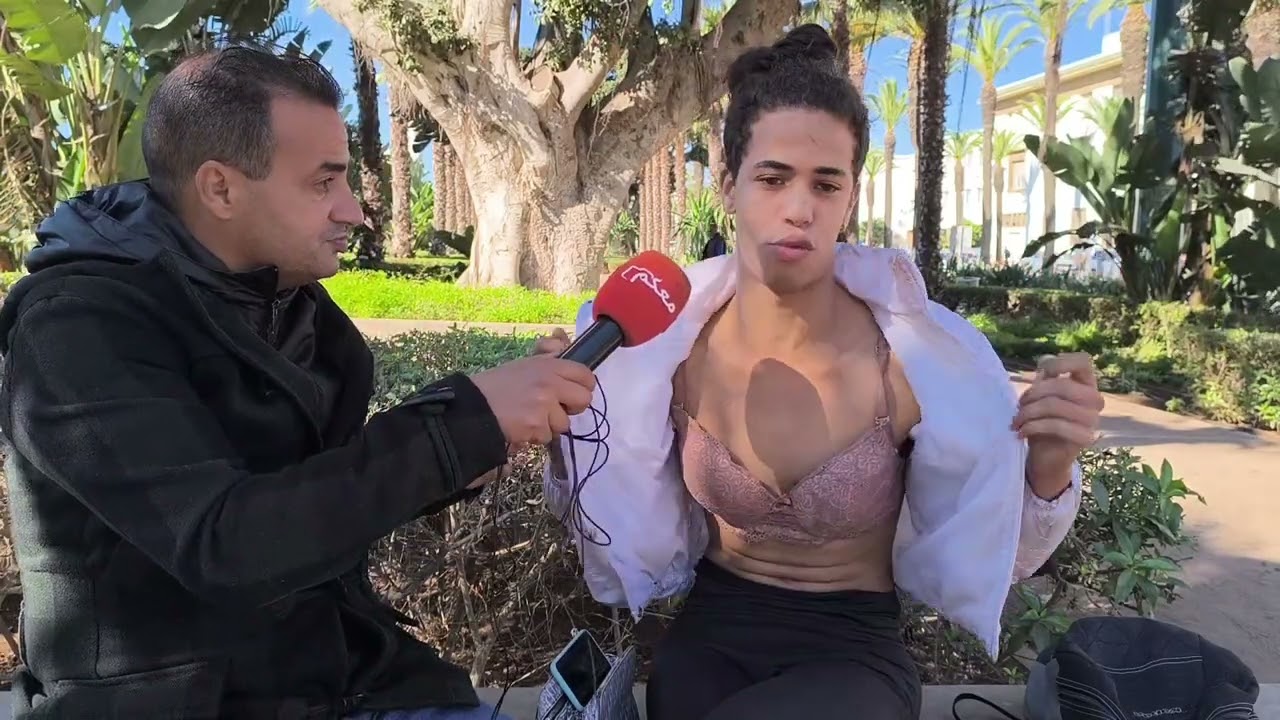 لابس دجاكيت وسوتيامات.. عايش بحال المرأة وباغي لعاونو