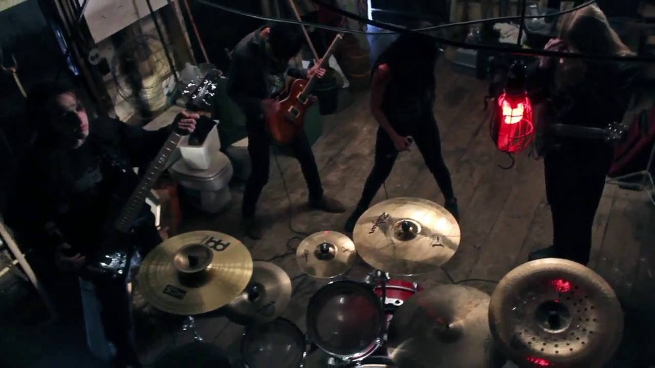 AVERSED-RENEWAL (OFFICIAL MUSIC VIDEO)