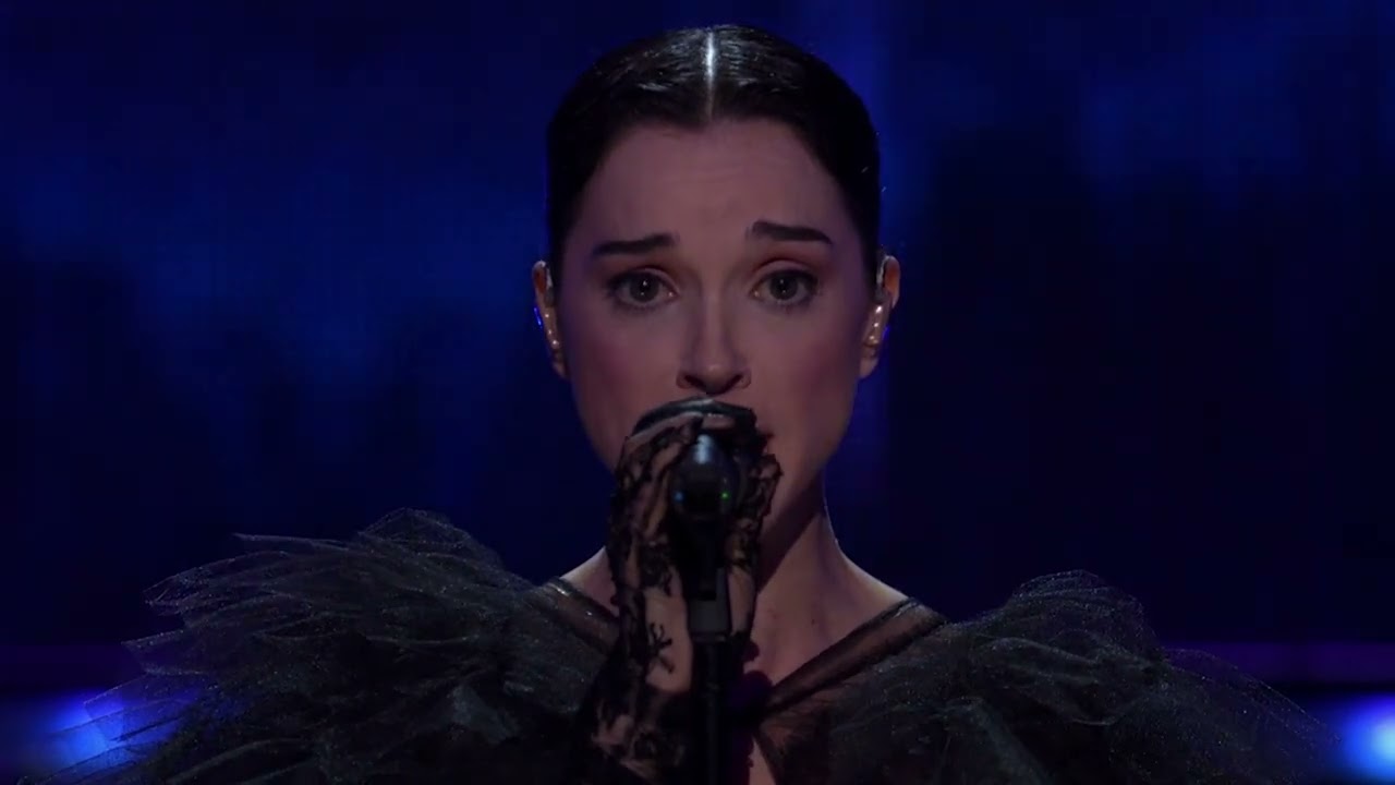 Kate Bush Inducted by Big Boi, St. Vincent performs 