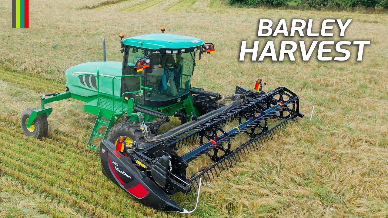 S2 - E28 : ON FAUCHE L'ORGE AVEC UNE ANDAINEUSE AUTOMOTRICE À LA FERME 👨‍🌾 🌾