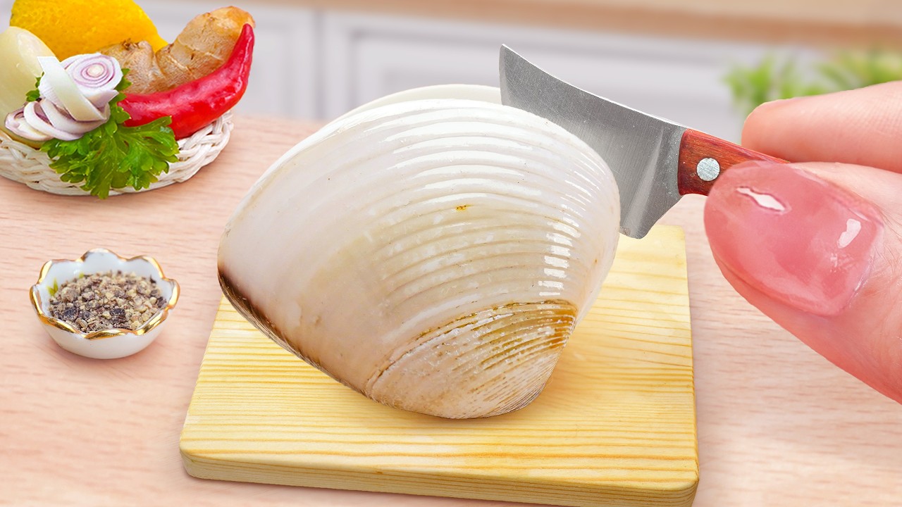 Delicious Seafood Recipe 🍲 The Best Cook Creamy Clam Chowder in Miniature Kitchen 🤪 Sunny Tiny Food