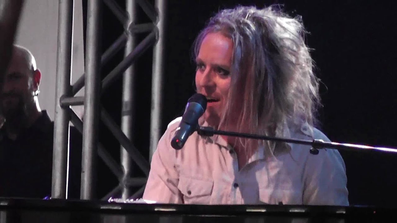Tim Minchin - Rock n Roll Nerd (Sonisphere UK, 2010 HD)