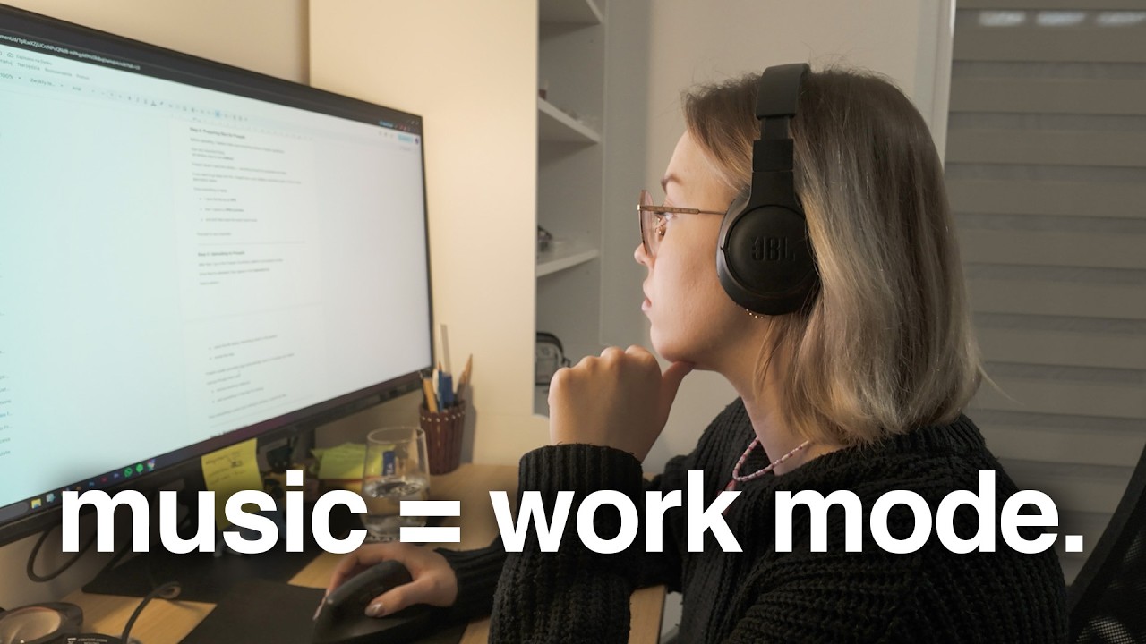 Наслаждаюсь музыкой, чтобы мне было легче работать.