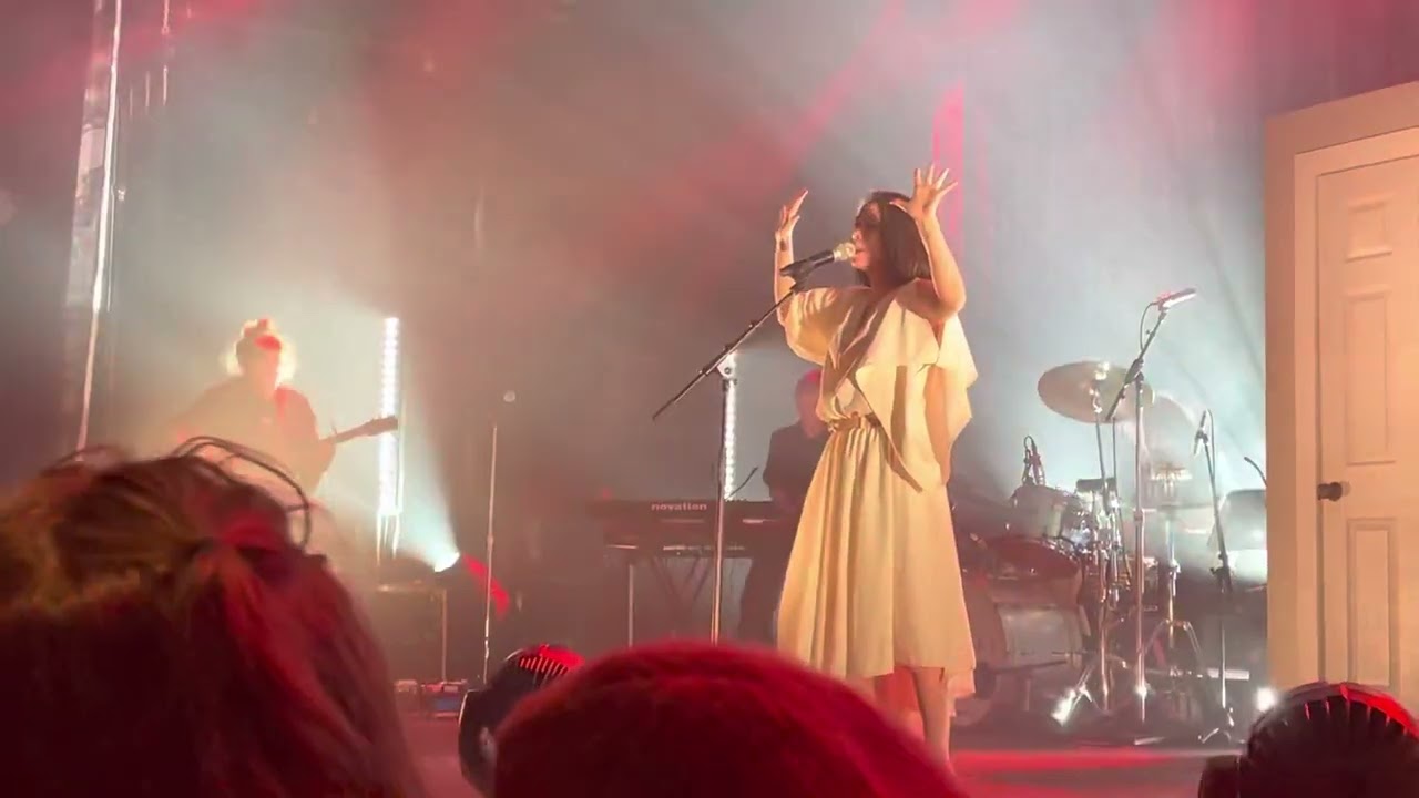 mitski- a pearl live (the ritz in raleigh, nc)