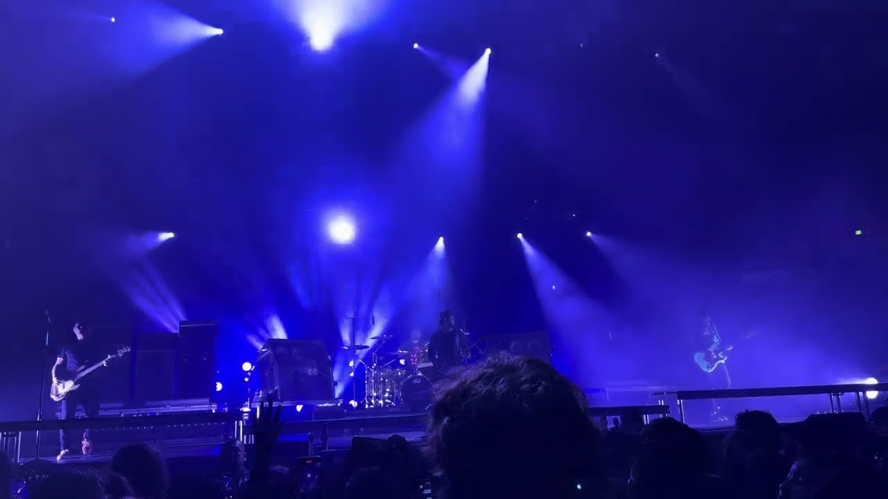 So Far So Fake - Pierce The Veil (Live)