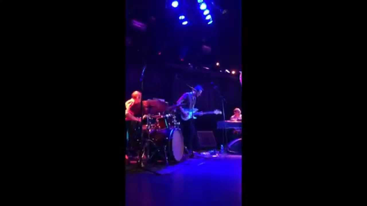 'Slum Love' (Live @ Le Poisson Rouge, NY) Kimbra with Kneebody