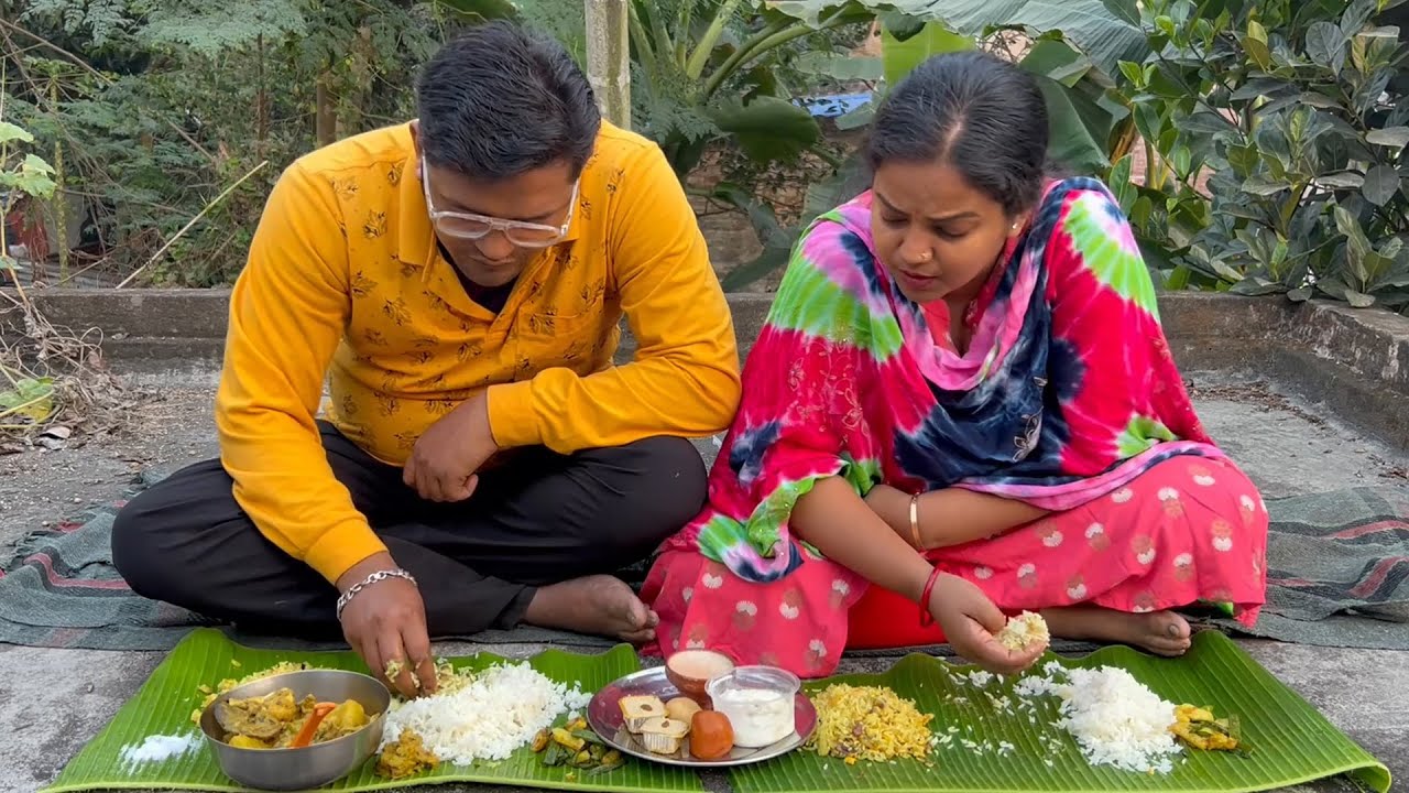 Husband And Wife Eating Show - Egg Yellow Rice Fry | Chicken Kosha | Piyajkoli Vaja | Sweets