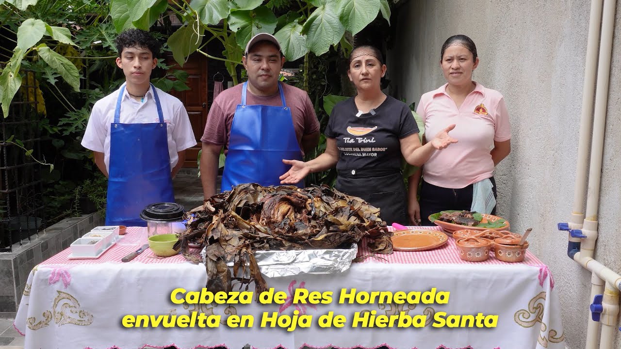 Cabeza de Res Horneada envuelta en hoja de Hierba Santa