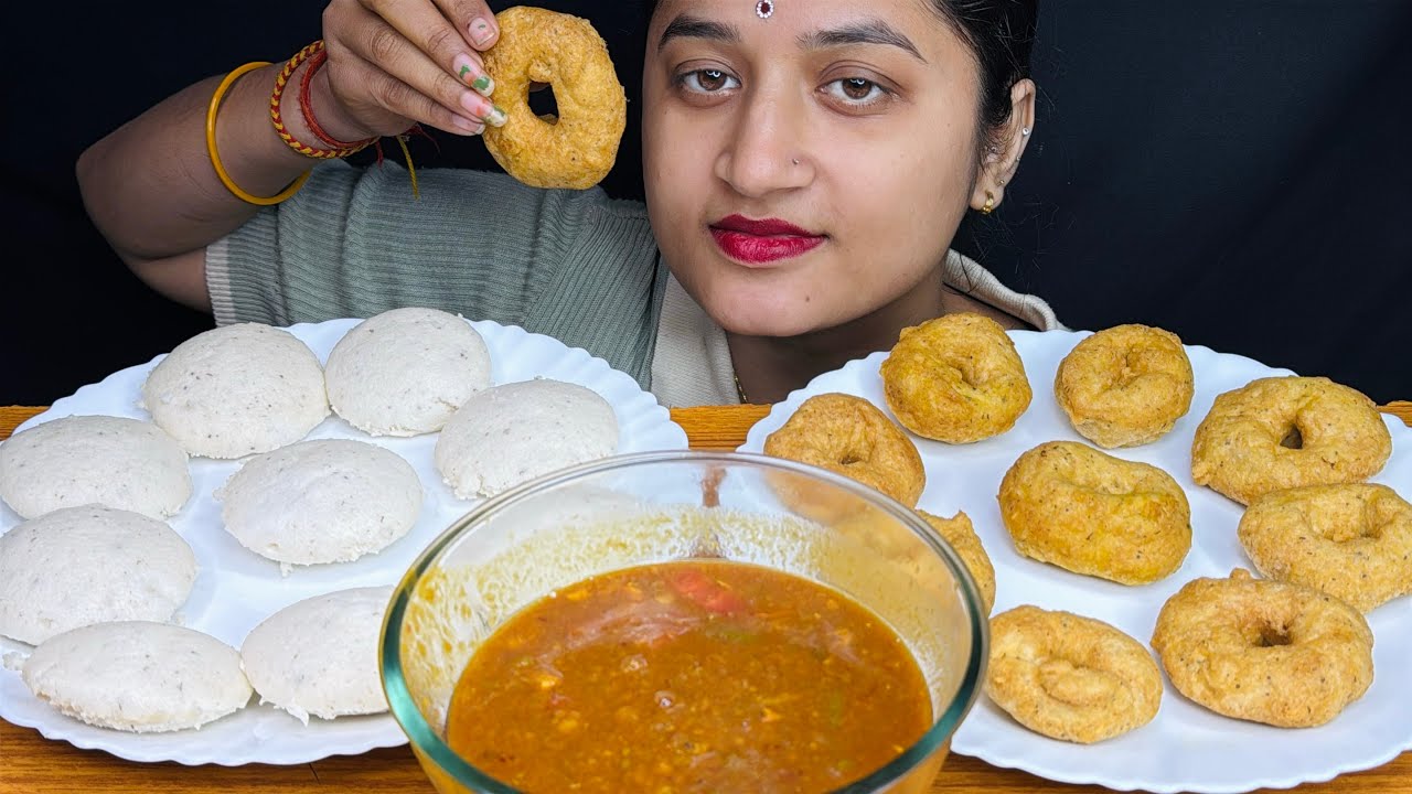 EATING IDLI MASALA,VEGETABLES SAMBHAR,MENDU VADA SAMBHAR,COCONUT CHUTNEY|SOUTH INDIAN FOOD ASMR