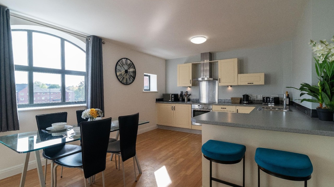 Cotels @The Millhouse  WIFI, PARKING & WORK DESK | Derby, United Kingdom | Hotel Review ⭐