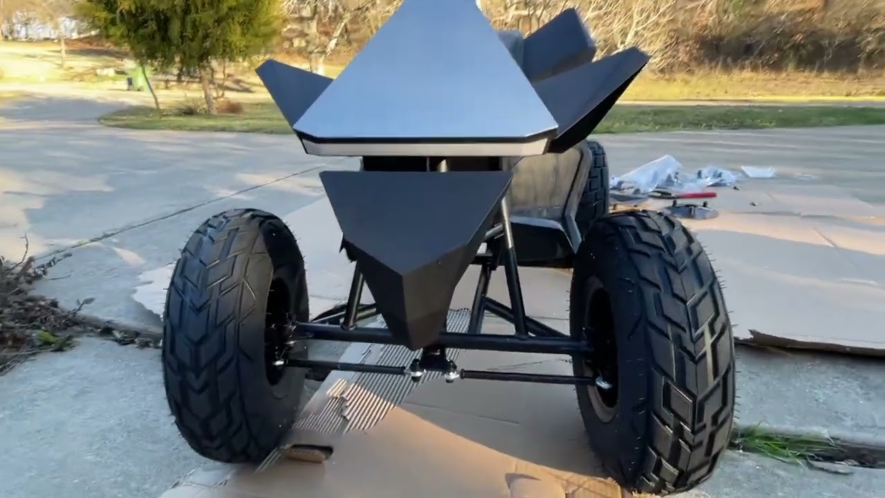 Tesla Cyberquad - Unboxing