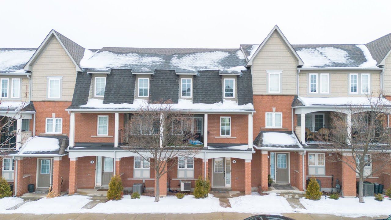Townhouse For Sale - 2360 Parkhaven Boulevard, Unit 4, Oakville, ON L6H 7S6