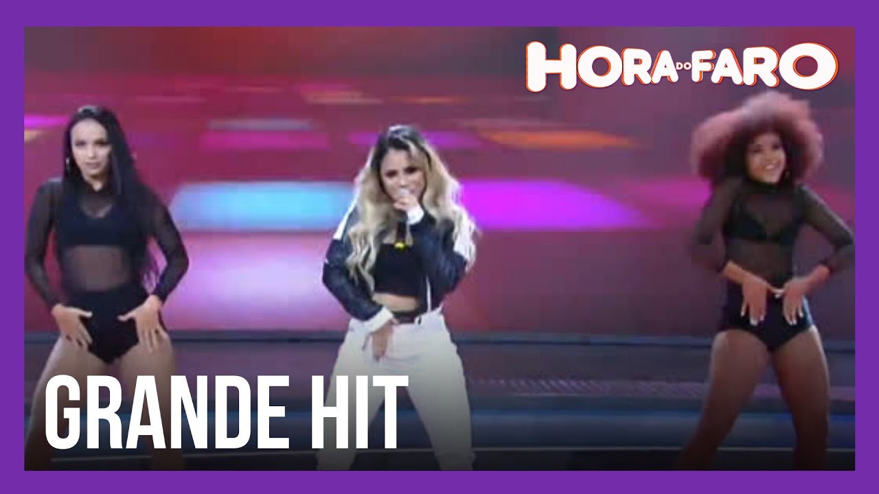 Lexa canta o sucesso 