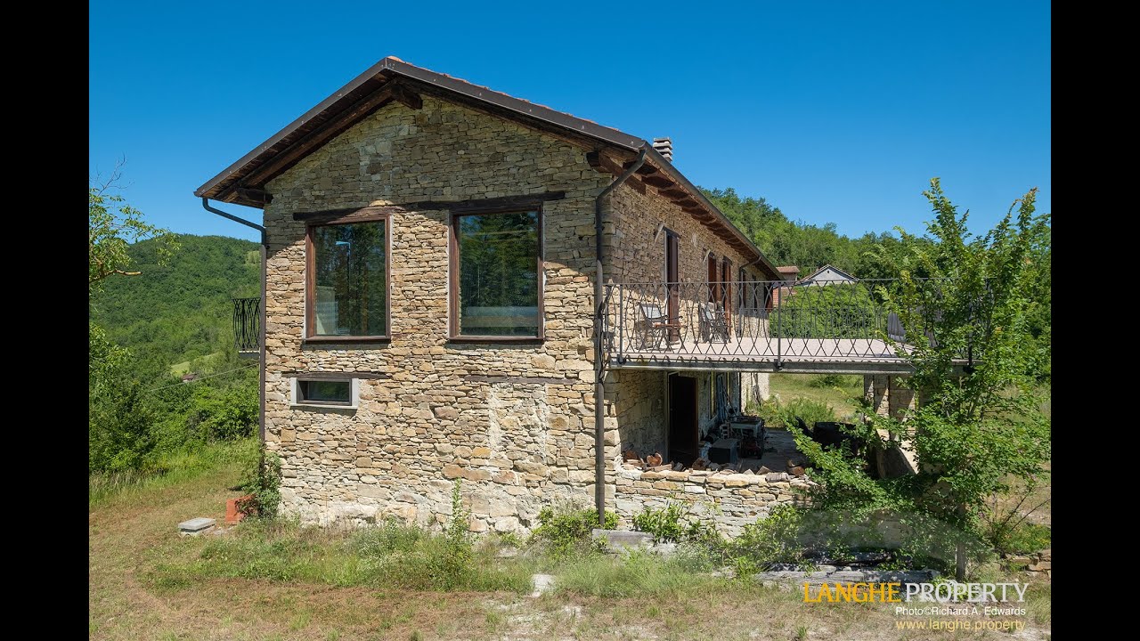Langhe Stone farmhouse in Alta Langa