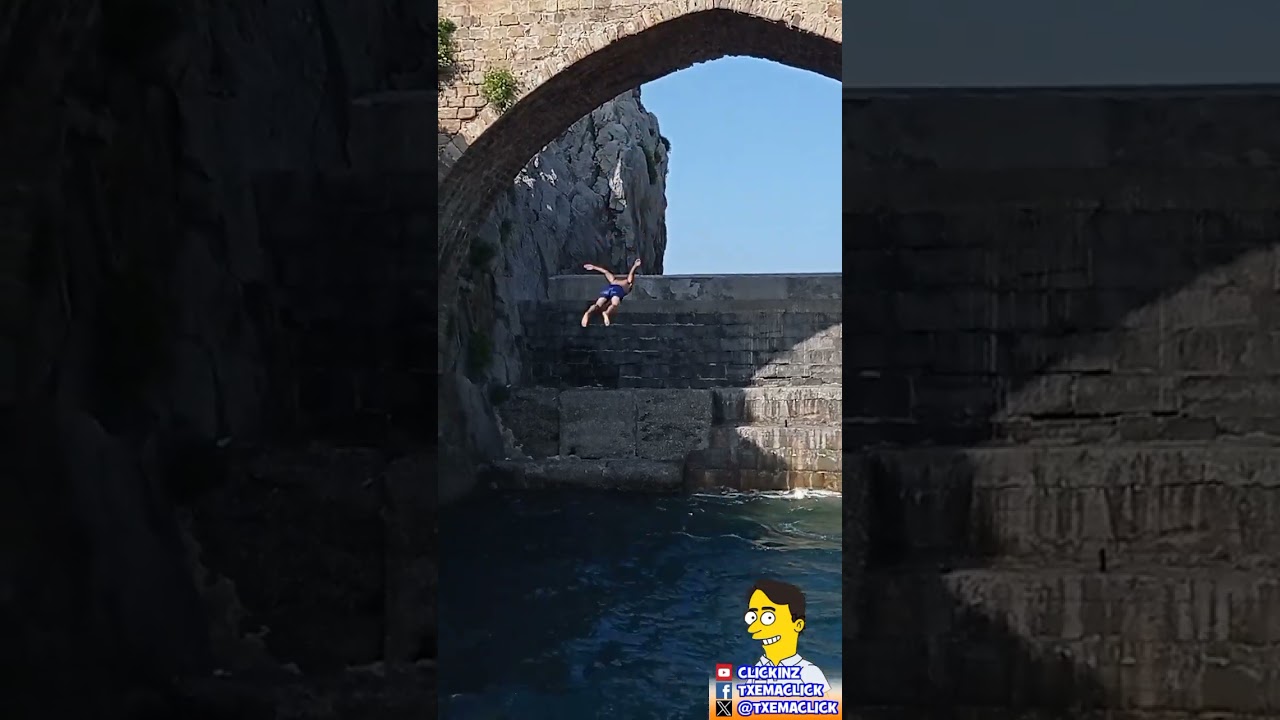 Compilación de saltos desde puente y acantilado 😱 Kids jump into the sea from bridge & cliff 