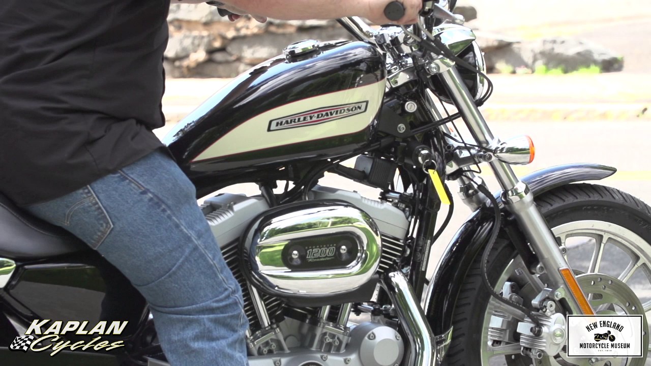 2004 Harley Davidson XL1200R Black-White