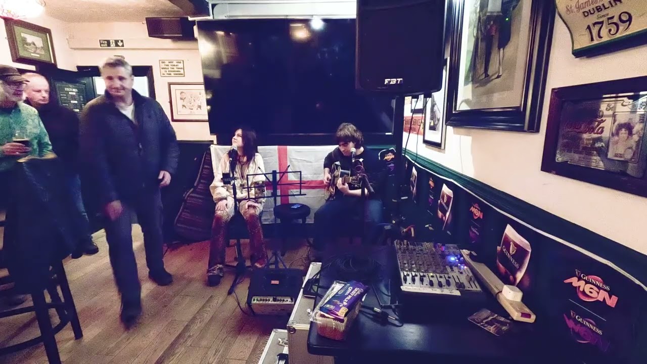 Willow - Fly Me To The Moon (Frank Sinatra) 10/02/26