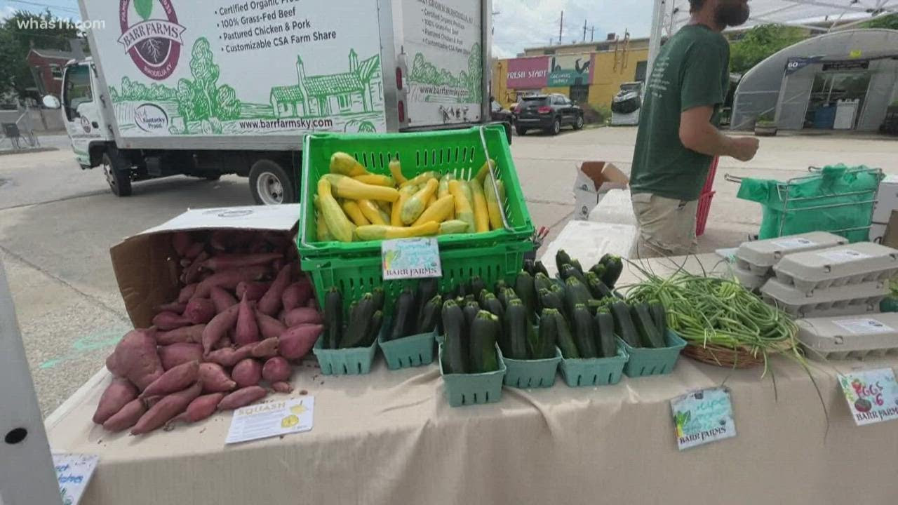 Farmer's market offering fresh food for expectant moms