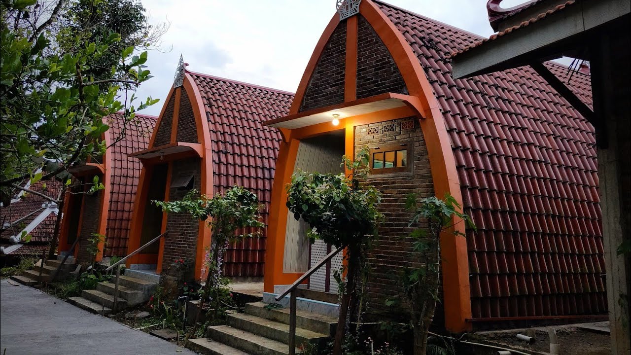 SERUNYA MAGANG DI PESANTREN KASEPUHAN RADEN RAHMAT