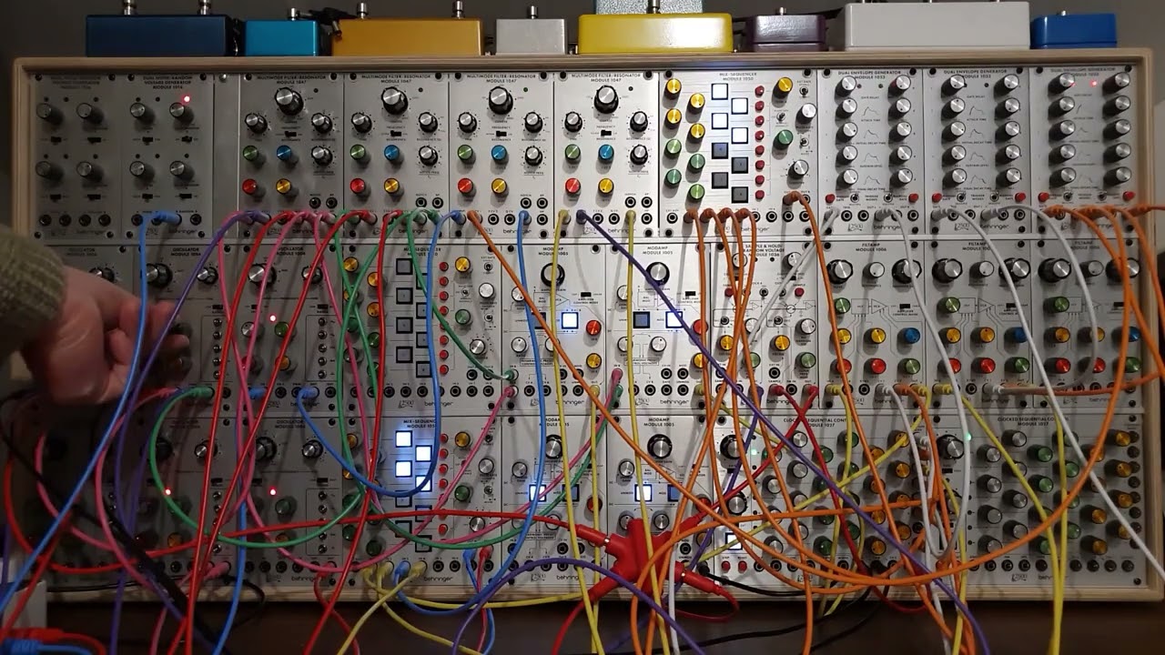 Behringer/ARP 2500 (n° 26) - Short sounds with a ring modulator