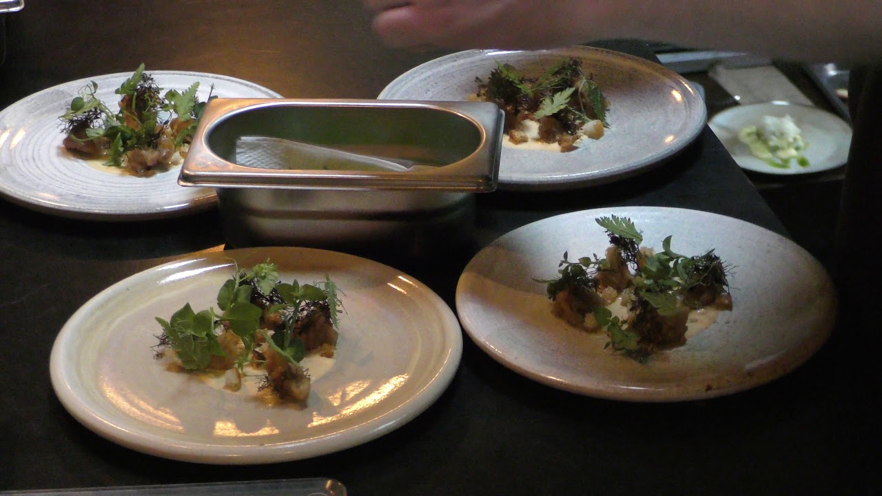 Kitchen Service in restaurant Dill, Reykjavík