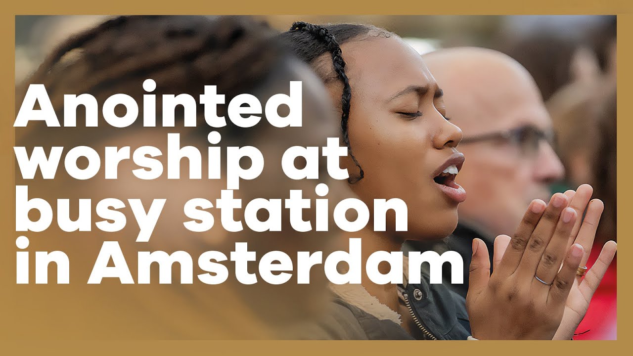 Worship Breaks Out at Amsterdam Station - Livestream with Presence Worship on the Streets
