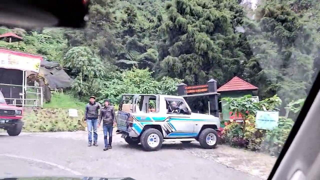 Jalan ke Dieng via curug Sikarim
