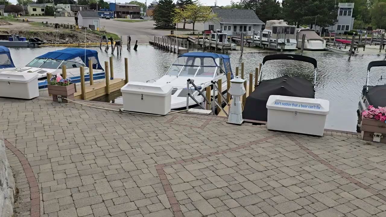 Retirement Life club house and checking the pontoon boat.