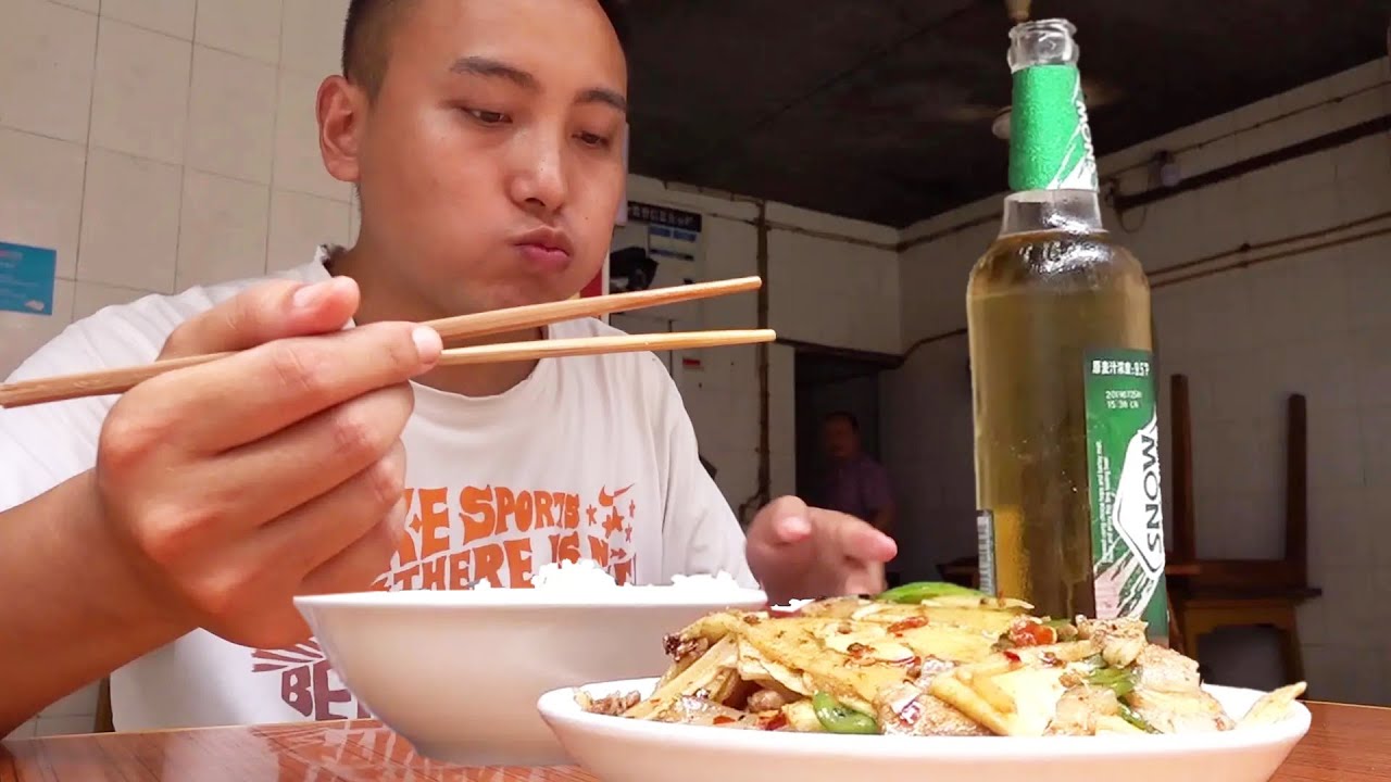 这家馆子生意惨淡，米饭哥去照顾生意，米饭不愁卖不出去了【米饭哥】