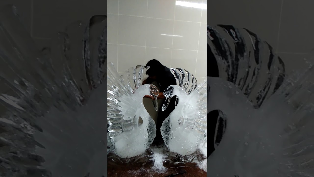 Yudi Ice carving Art (swan)