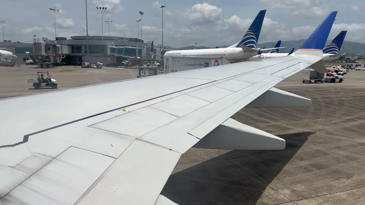 Copa Airlines Boeing 737 MAX 9 Takeoff from Panama City