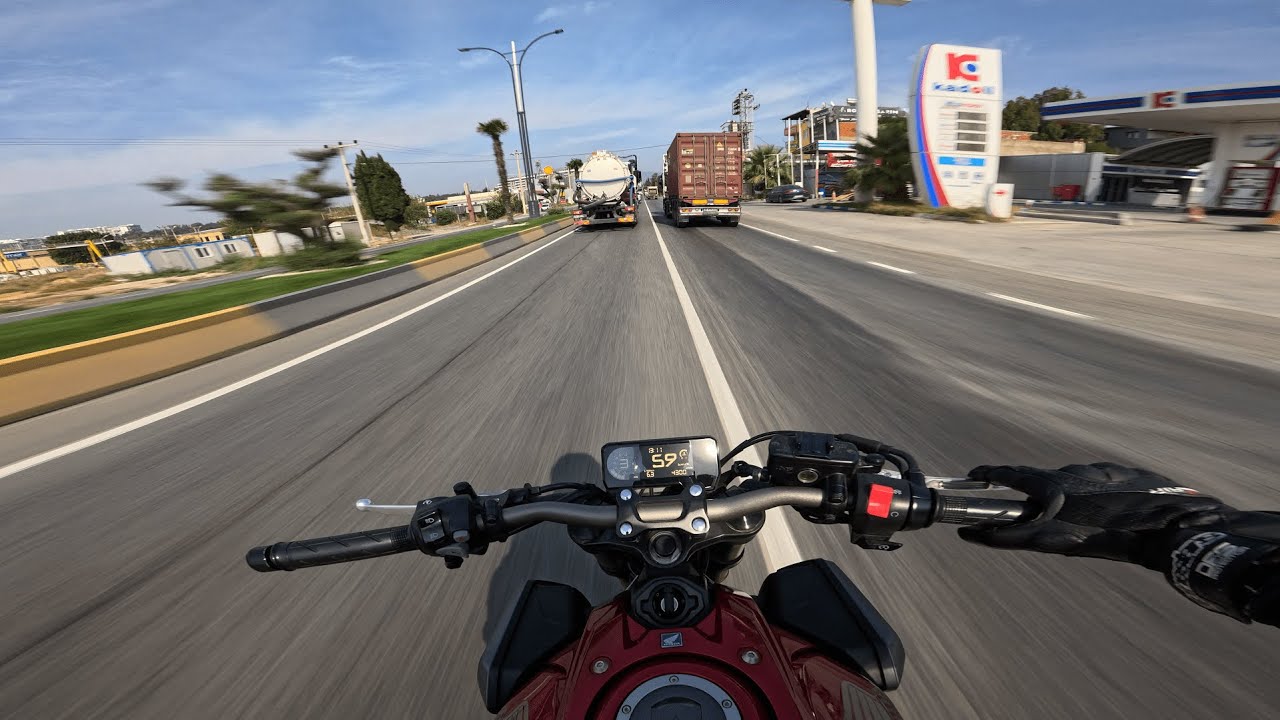 HONDA CB650R POV - QUICKSHIFTER - AKRAPOVIC Exhaust Pure Sound [4K]
