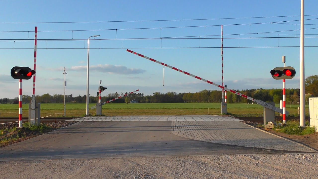 [4K] SSP Lubcz Wielki LK351 | Polish railroad crossing