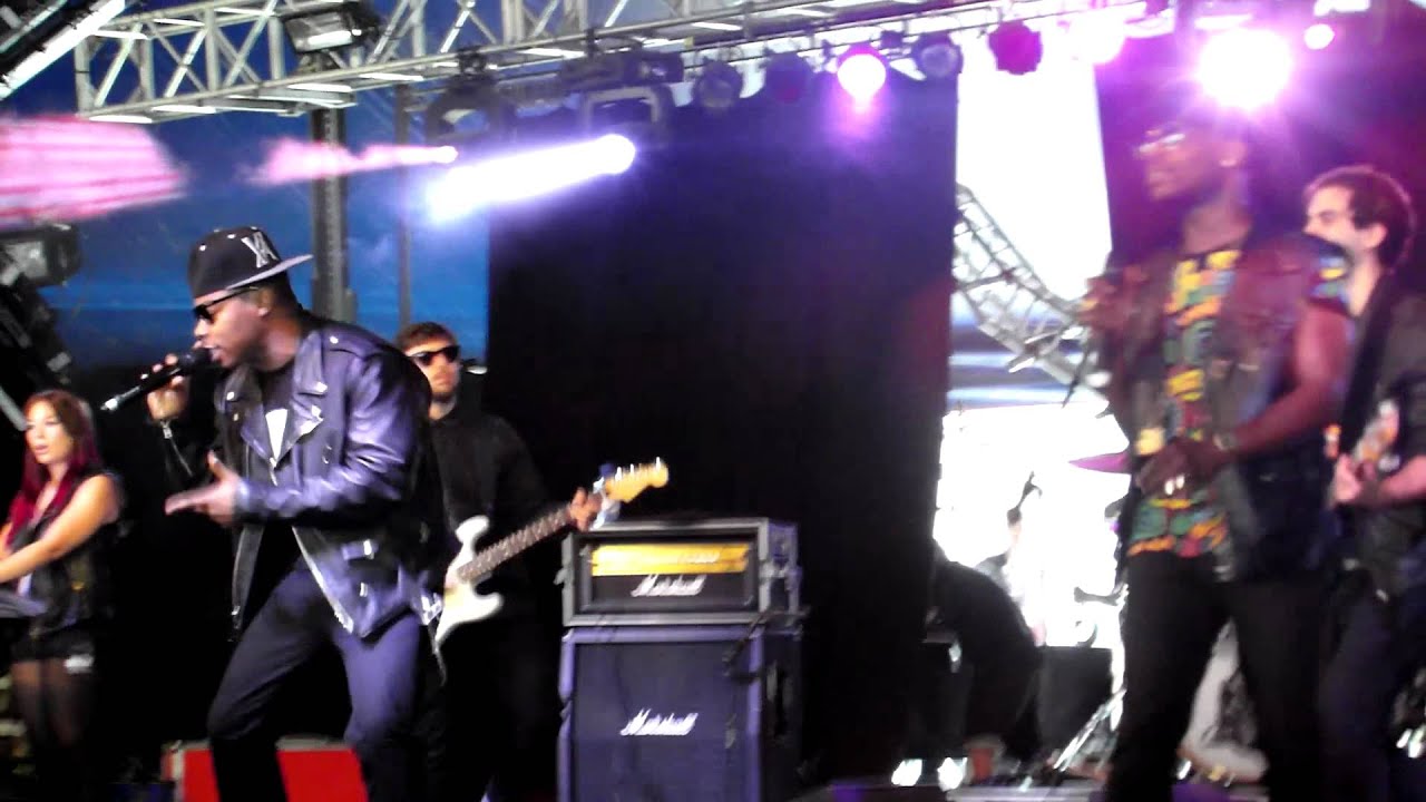 Clement Marfo & The Frontline - Introduction (Live at Reading 2012)