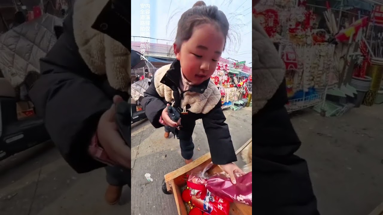 New Year Market Hopping: A Shopping Spree for Festive Goods