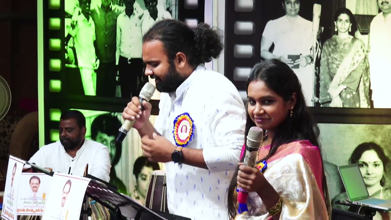 Dorakuna ituvanti seva sung by Dr Bharadwaj & Lakshmi Gayathri Dahagam - Sreerama Cultural Orgn